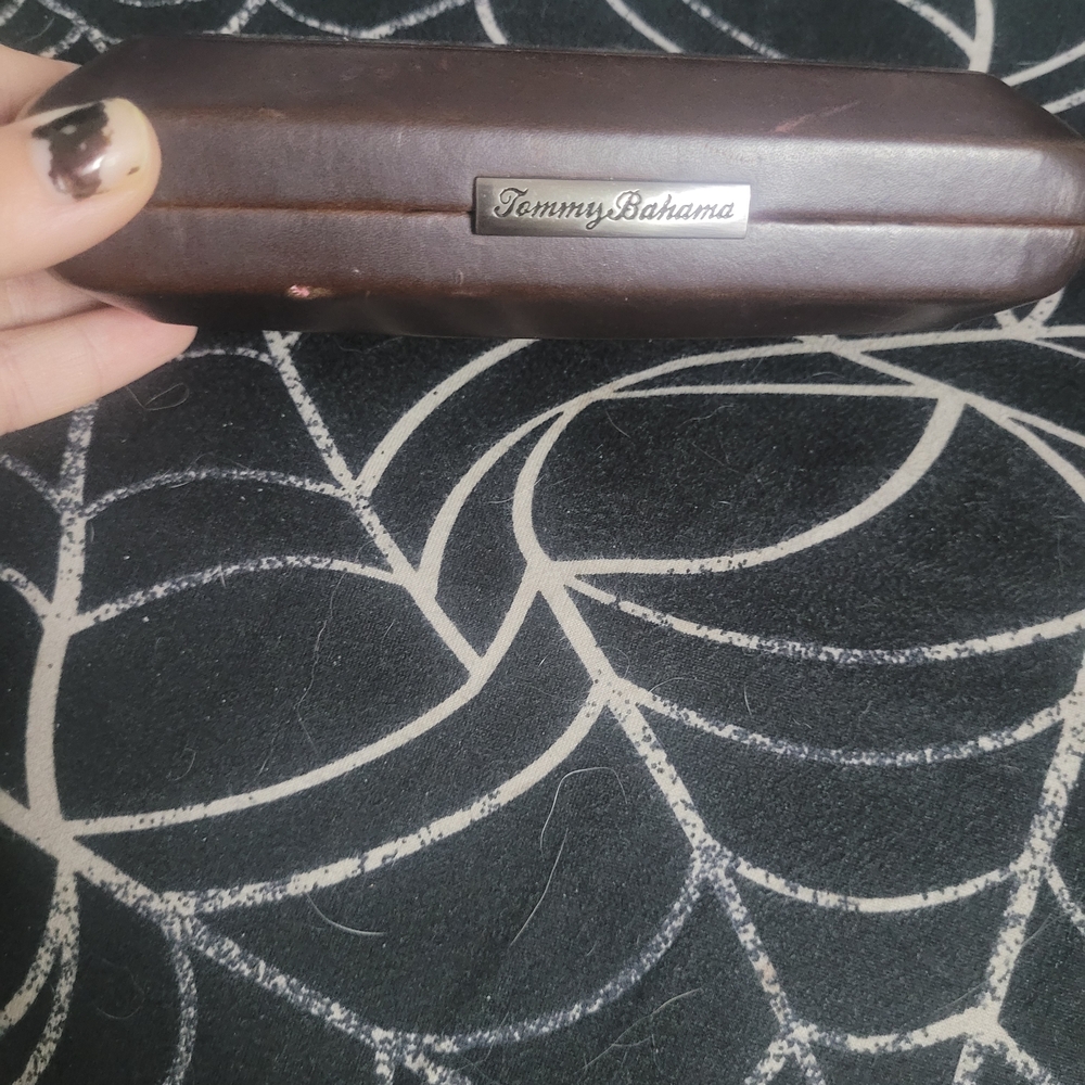 Tommy Bahama Rich Brown Leather  Glasses Case